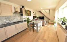 Foto Villa in vendita a Montano Lucino