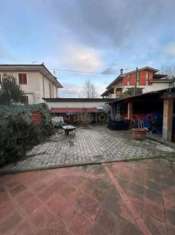 Foto Villa in vendita a Montecatini Terme - 9 locali 210mq