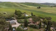 Foto Villa in vendita a Monteroni D'Arbia - 20 locali 550mq