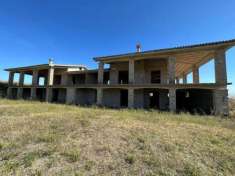 Foto Villa in vendita a Monterosi - 1 locale 405mq