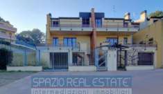 Foto Villa in vendita a Montesilvano - 10 locali 207mq