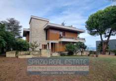 Foto Villa in vendita a Montesilvano - 10 locali 376mq