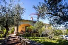 Foto Villa in vendita a Montopoli Di Sabina - 8 locali 223mq