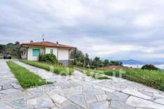 Foto Villa in vendita a Nebbiuno - 5 locali 130mq