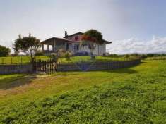 Foto Villa in vendita a Nepi - 7 locali 254mq