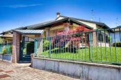 Foto Villa in vendita a Novara