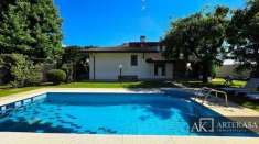 Foto Villa in vendita a Novara