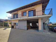 Foto Villa in vendita a Oleggio Castello - 4 locali 170mq