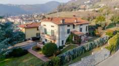 Foto Villa in Vendita a Ome Ome - Centro