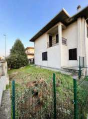 Foto Villa in vendita a Origgio - 5 locali 200mq