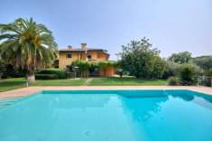 Foto Villa in vendita a Padenghe Sul Garda - 12 locali 430mq