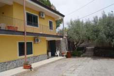 Foto Villa in vendita a Pedara - 10 locali 323mq
