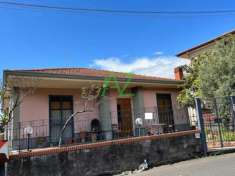 Foto Villa in vendita a Pedara - 6 locali 200mq