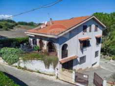 Foto Villa in vendita a Pianella - 8 locali 473mq