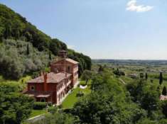 Foto Villa in vendita a Pieve Di Soligo - 6 locali 1050mq