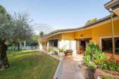 Foto Villa in vendita a Pignataro Interamna - 13 locali 450mq