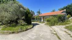 Foto Villa in vendita a Pineto - 14 locali 353mq