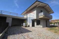 Foto Villa in vendita a Ponte San Pietro - 4 locali 145mq