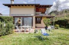 Foto Villa in vendita a Porto Valtravaglia - 4 locali 145mq