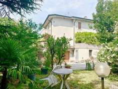 Foto Villa in vendita a Pozzolengo - 15 locali 600mq