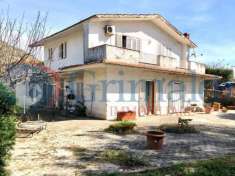 Foto Villa in vendita a Pozzuoli