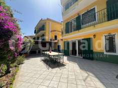 Foto Villa in vendita a Pozzuoli