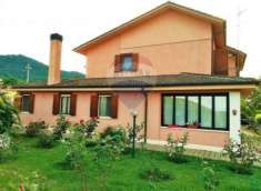Foto Villa in vendita a Prata D'Ansidonia - 11 locali 250mq