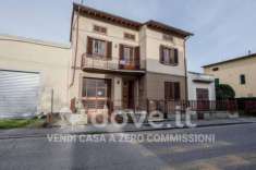 Foto Villa in vendita a Prato - 7 locali 335mq