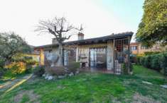 Foto Villa in vendita a Puegnago Sul Garda