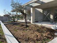 Foto Villa in vendita a Puegnago Sul Garda