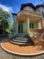 Foto Villa in vendita a Quercianella - Livorno 450 mq  Rif: 1067664