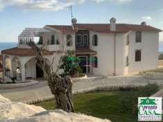 Foto Villa in vendita a Ragusa - 10 locali 450mq