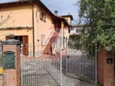 Foto Villa in vendita a Reggello - 9 locali 197mq