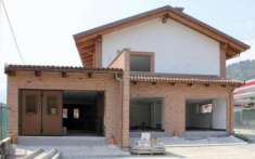 Foto Villa in vendita a Revello - 7 locali 333mq