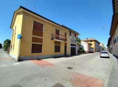 Foto Villa in vendita a Robecco Sul Naviglio - 8 locali 230mq