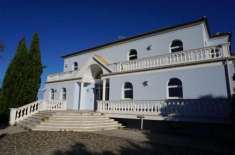 Foto Villa in vendita a Roseto Degli Abruzzi - 10 locali 653mq