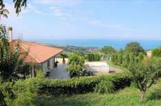 Foto Villa in vendita a Roseto Degli Abruzzi - 5 locali 200mq