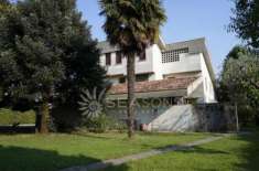 Foto Villa in vendita a Rossano Veneto - 7 locali 520mq