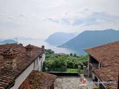 Foto Villa in Vendita a Sale Marasino Localit Maspiano