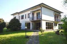 Foto Villa in vendita a San Concordio Contrada - Lucca 360 mq  Rif: 1320127