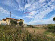 Foto Villa in vendita a San Costanzo - 10 locali 270mq