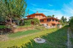 Foto Villa in vendita a San Giovanni Incarico - 11 locali 470mq