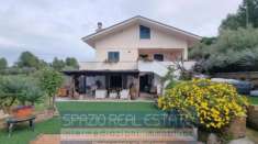Foto Villa in vendita a San Giovanni Teatino - 8 locali 304mq