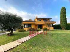 Foto Villa in vendita a San Pietro Viminario - 5 locali 215mq