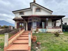 Foto Villa in vendita a San Salvatore Telesino - 7 locali 300mq