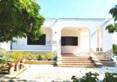 Foto Villa in vendita a San Vito Dei Normanni - 4 locali 8720mq