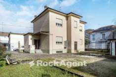 Foto Villa in vendita a Sannazzaro De' Burgondi - 5 locali 190mq