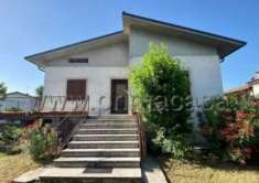 Foto Villa in vendita a Sant'Ambrogio Di Valpolicella - 5 locali 242mq
