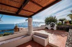Foto Villa in vendita a Santa Marina Salina