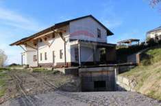 Foto Villa in vendita a Santa Sofia - 10 locali 450mq